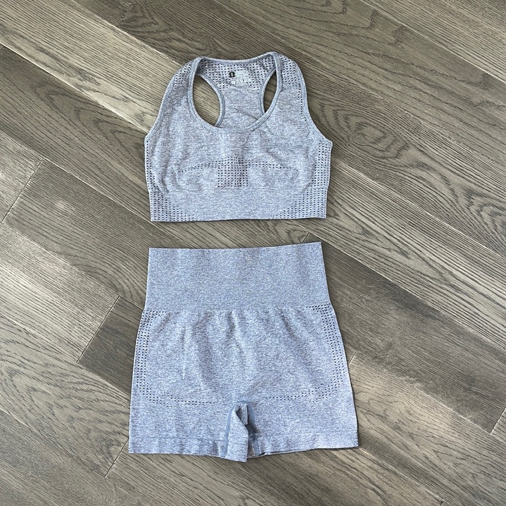 GRAY workout set
